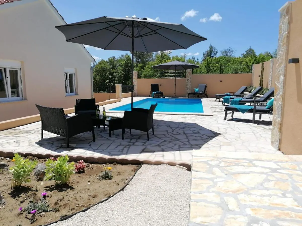 Villa Mir Pridraga 0*,  Croatia